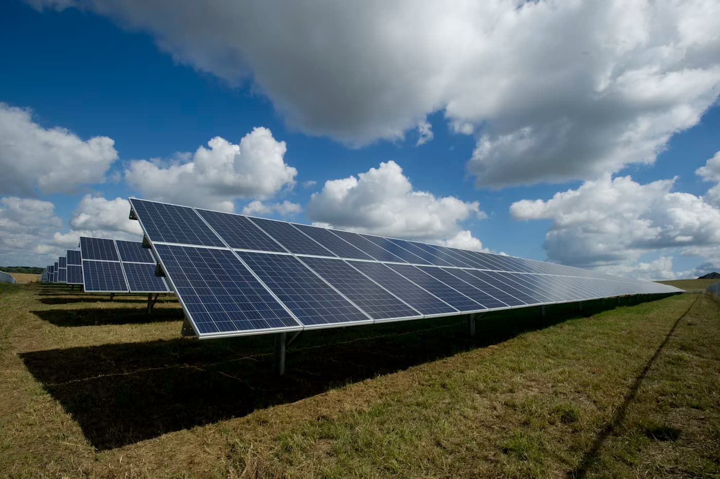 Painéis fotovoltaicos — imagem ilustrativa